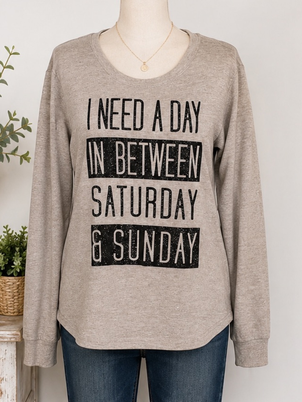 Fifth Sun I Need A Day Between Saturday & Sunday Graphic Knit Top Large